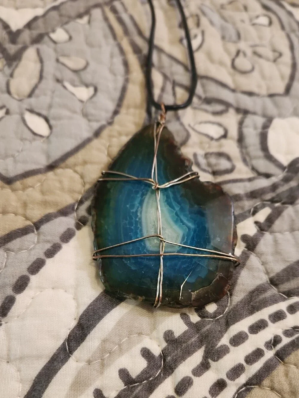 Chico's Plus Wrapped Agate Slice Pendant Necklace